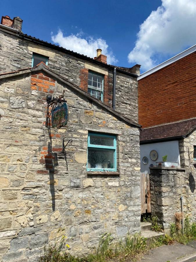 Bed and Breakfast Moon In The Apple Tree Glastonbury Exterior foto