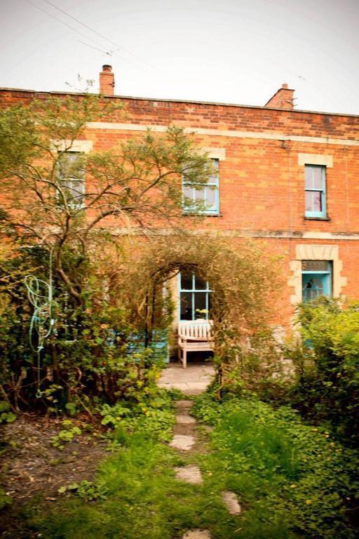 Bed and Breakfast Moon In The Apple Tree Glastonbury Exterior foto